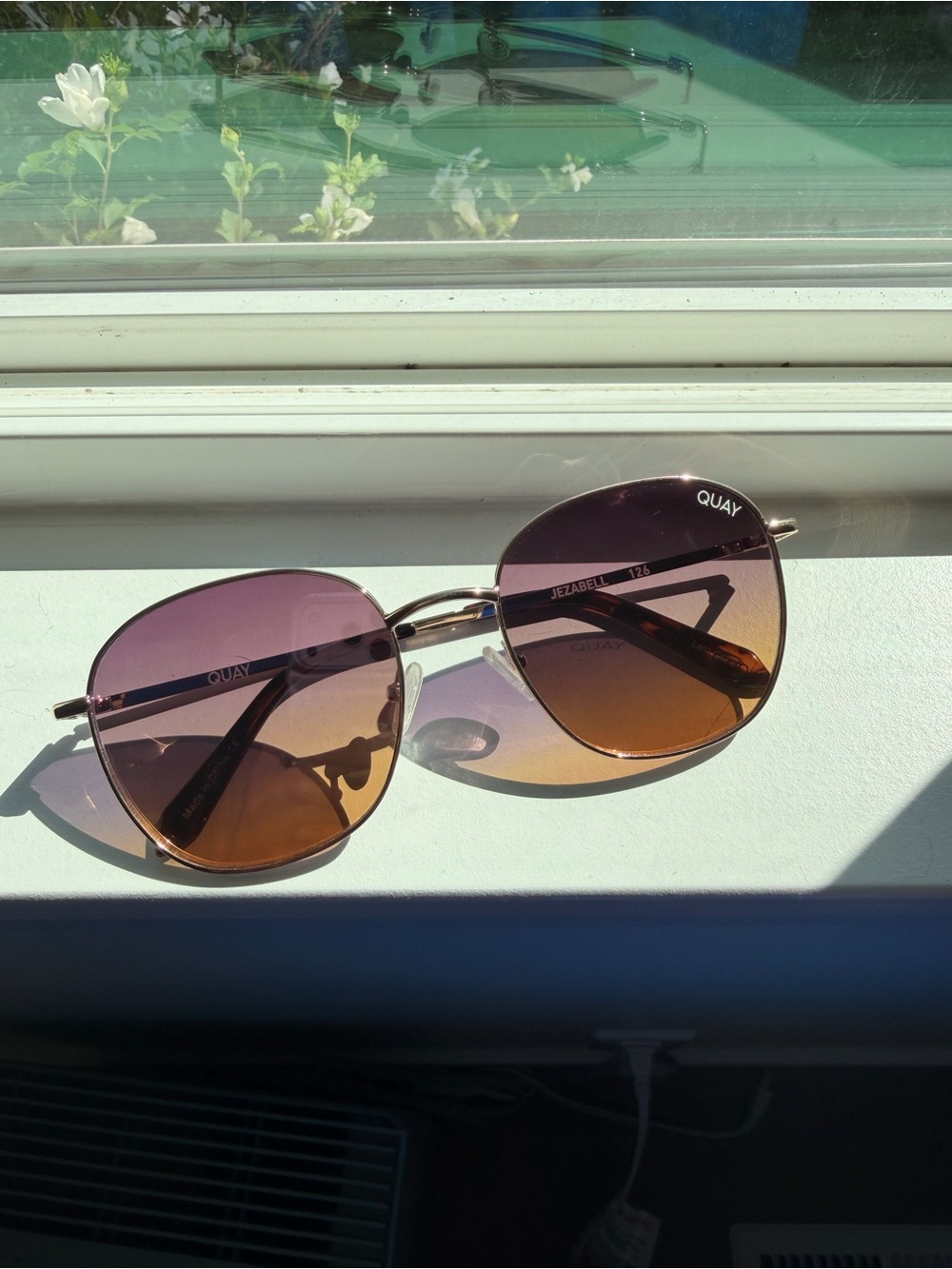 QuayJezabell sunglasses in brown and pink